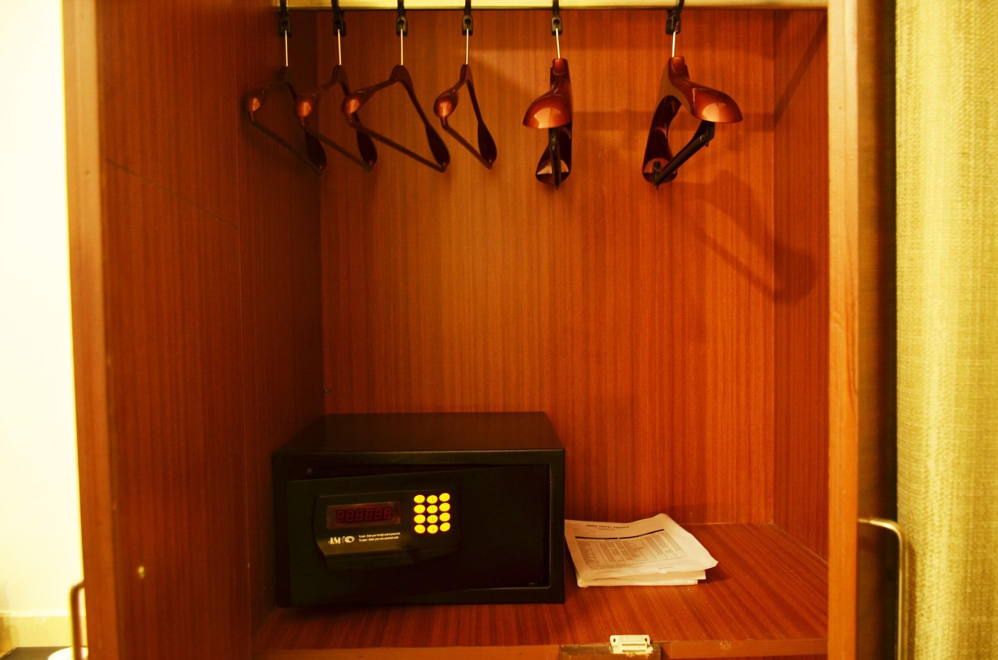 Mint Hotel Premia Chandigarh, Zirakpur Bagian luar foto