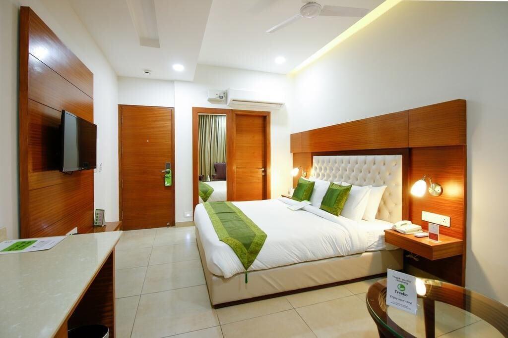 Mint Hotel Premia Chandigarh, Zirakpur Bagian luar foto