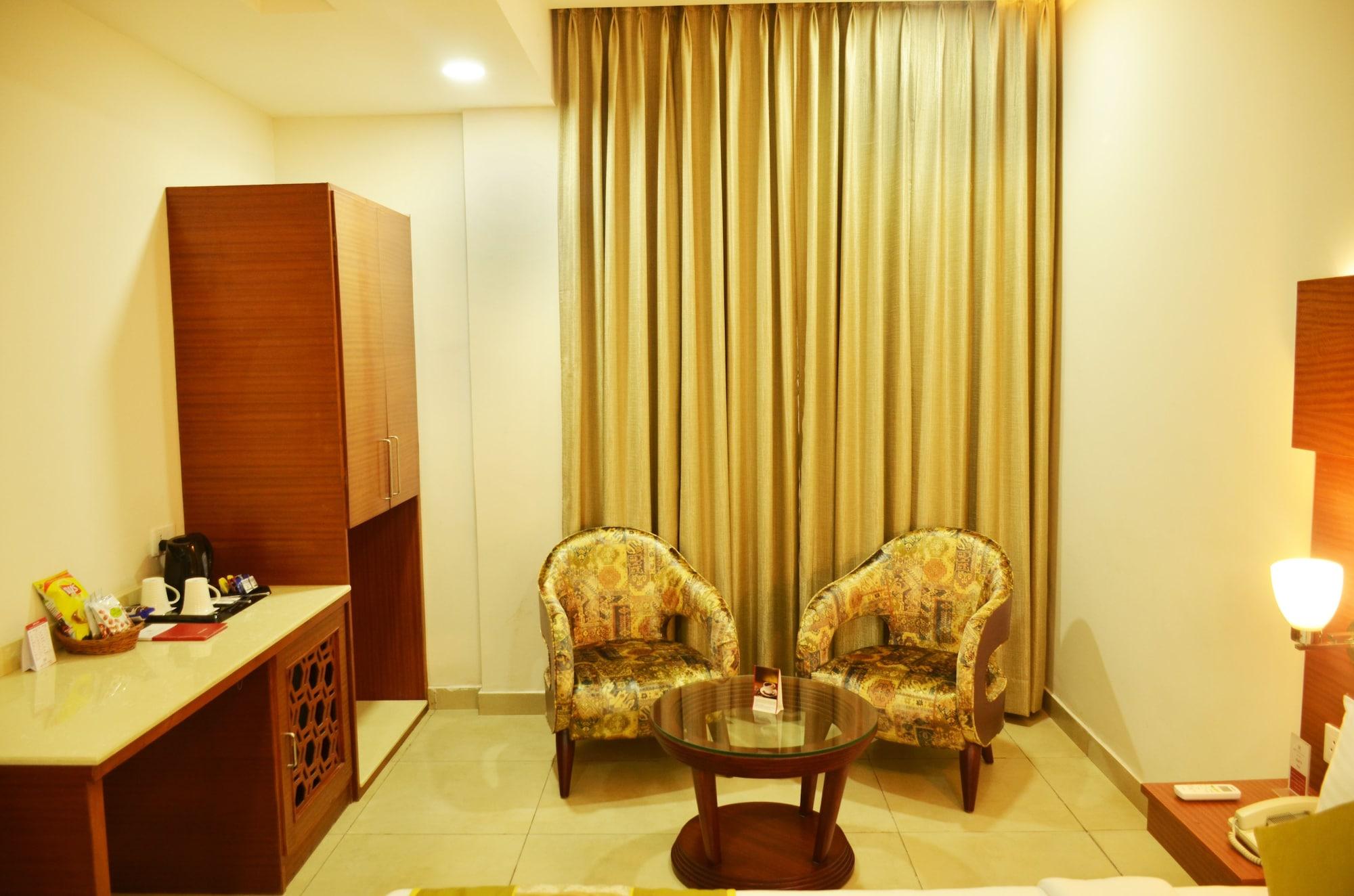 Mint Hotel Premia Chandigarh, Zirakpur Bagian luar foto