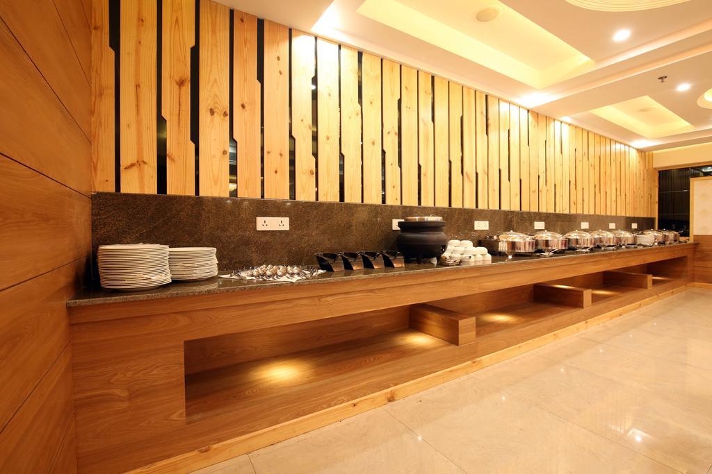 Mint Hotel Premia Chandigarh, Zirakpur Bagian luar foto
